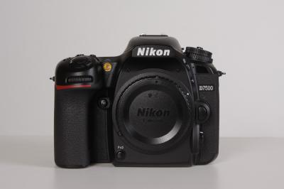 NIKON D7500 NU