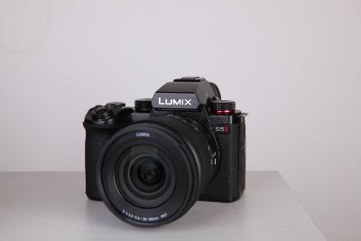 PANASONIC S5 II + S 20-60 mm F:3,5-5,6 OIS