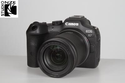 CANON EOS R7 + RFS 18-150 mm 